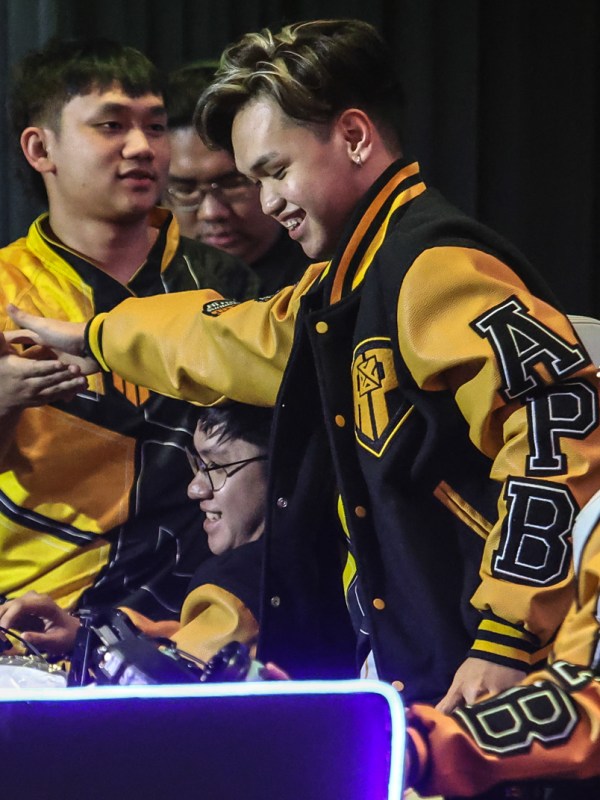 PH sets command in M5 World Champ&nbsp;Opening